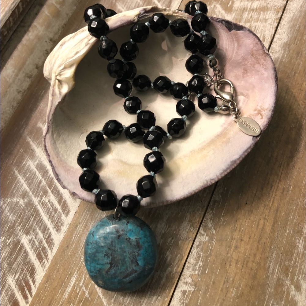Beaded retro necklace
